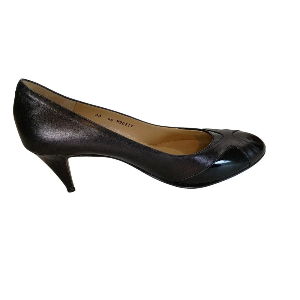 Bruno Magli Black Leather Patent Cap Toe Kitten Heel‎ Pumps WD0317 Italy 8.5 AA